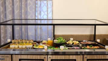 Petit déjeuner complet (37 NZD par personne)