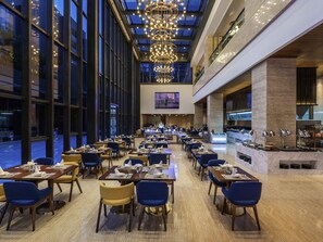 2 restaurants, breakfast, lunch, dinner served; Chinese cuisine  - Novotel Qingdao New Hope Hotel (Qingdao)