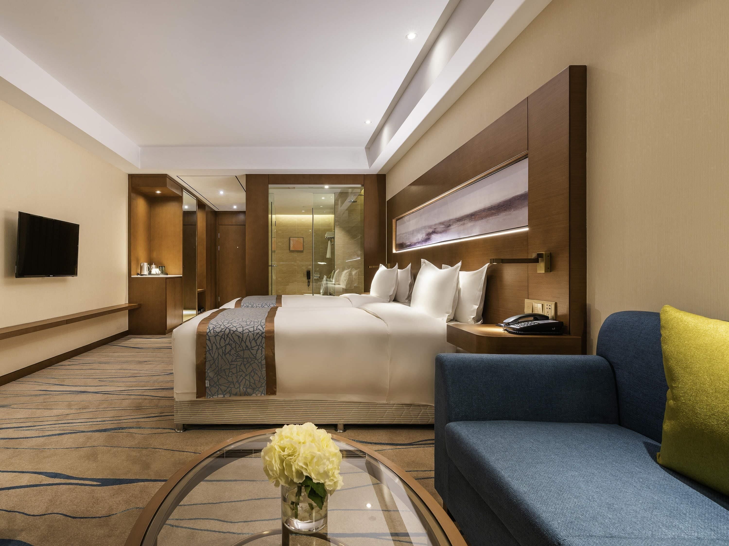 Quarto luxo, 2 camas de solteiro | Cofres nos quartos, escrivaninha, quartos à prova de som