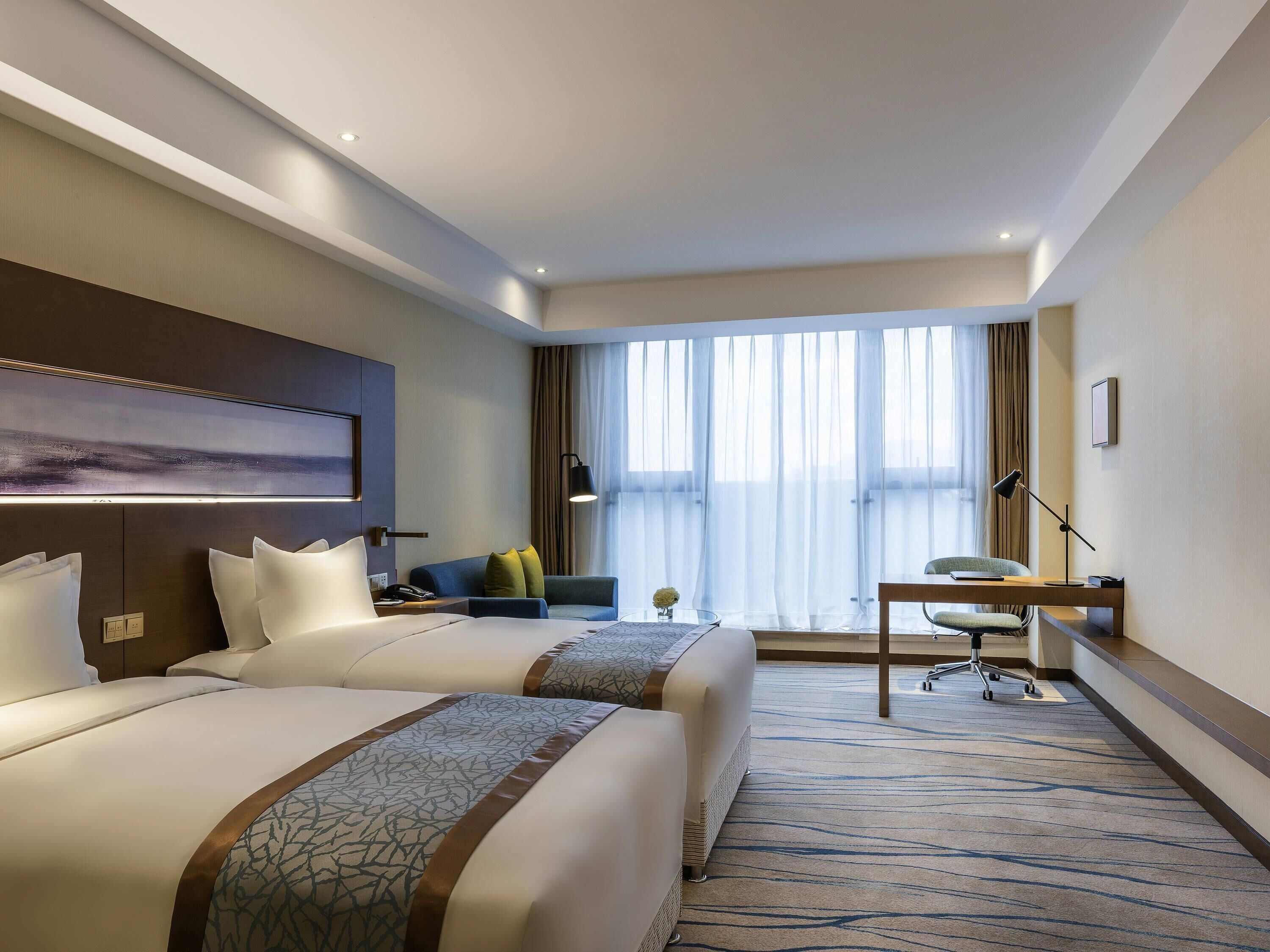 Habitación Deluxe, 2 camas individuales | Caja fuerte, escritorio, sistema de insonorización