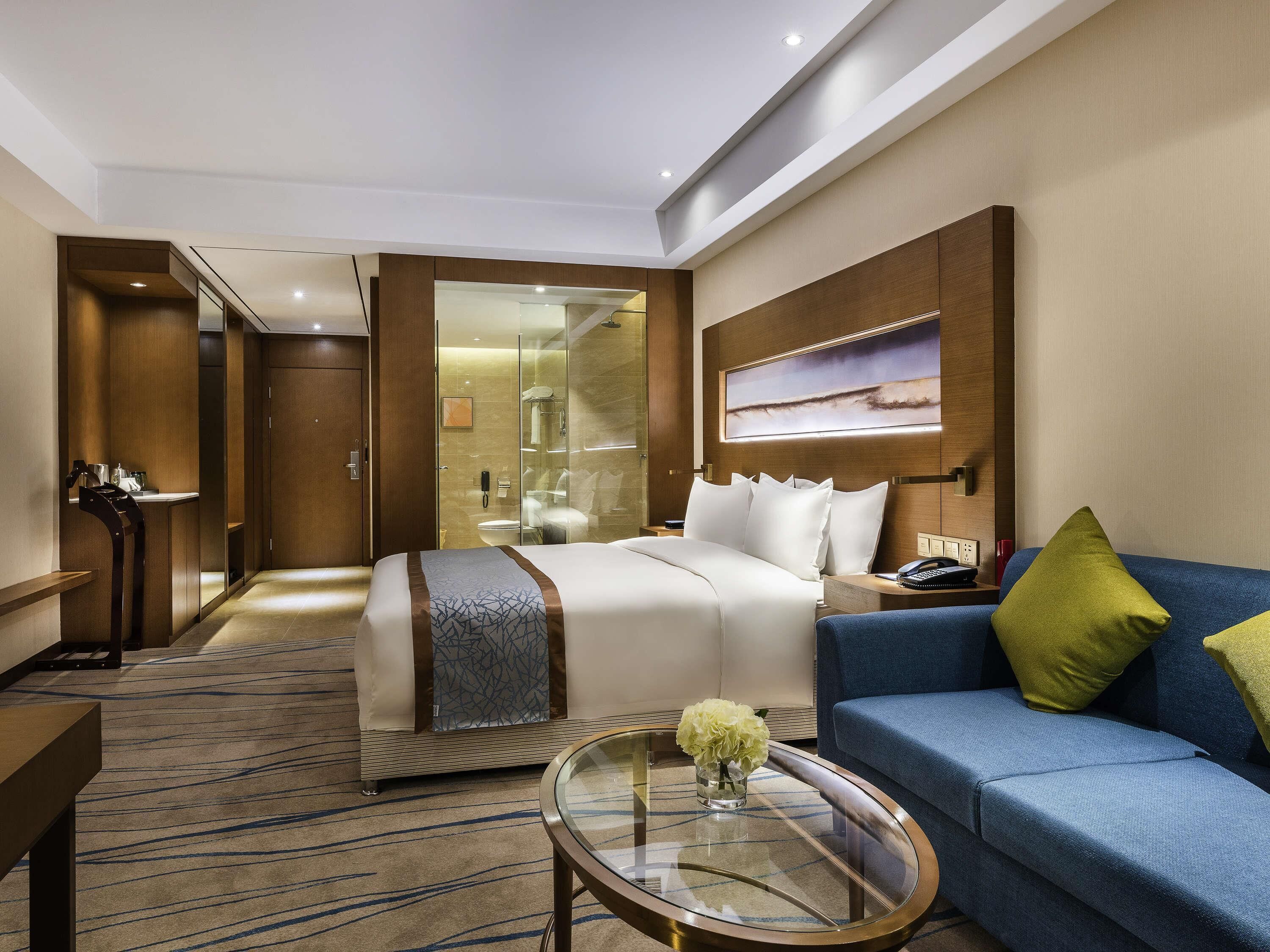 Habitación Deluxe, 1 cama de matrimonio grande | Caja fuerte, escritorio, sistema de insonorización