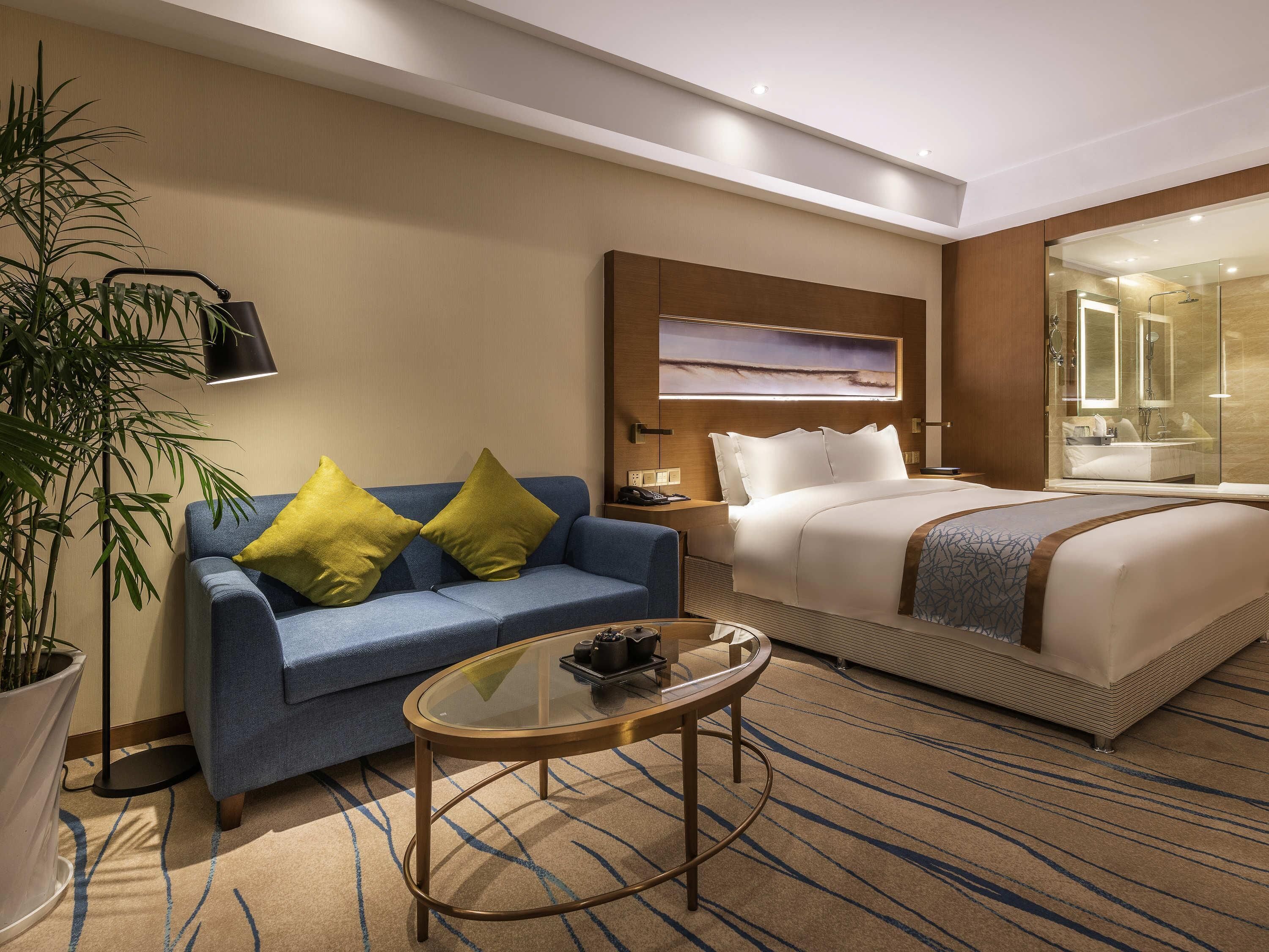 Habitación, 1 cama de matrimonio grande (Privilege) | Caja fuerte, escritorio, sistema de insonorización