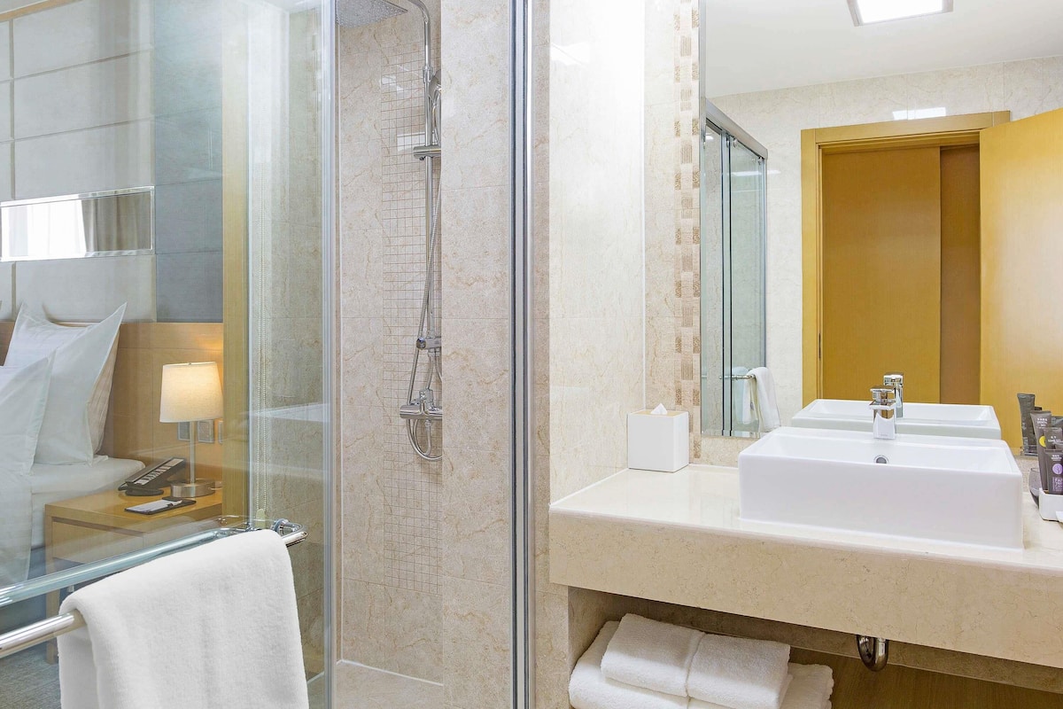 1 bedroom, minibar, in-room safe, desk