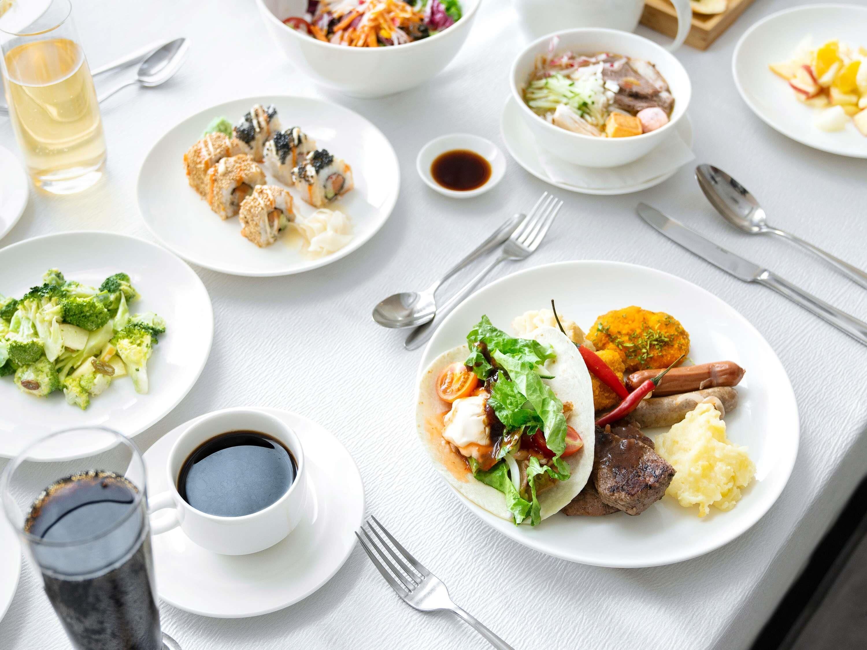 Café da manhã com buffet todos os dias mediante uma taxa
