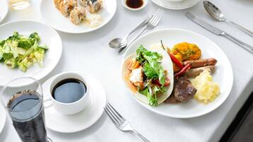 Café da manhã com buffet todos os dias mediante uma taxa