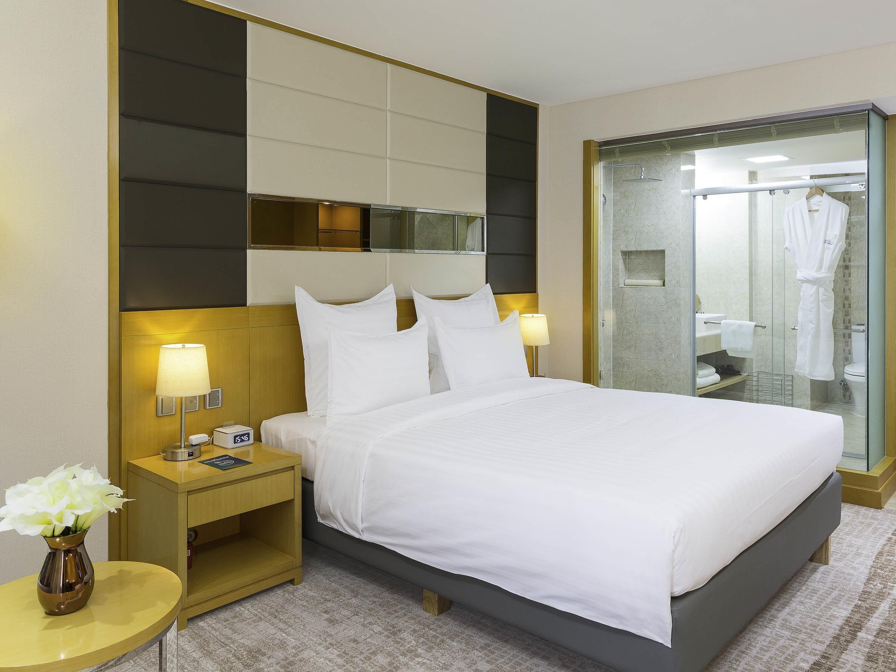 Superior-Zimmer, 1 King-Bett und Schlafsofa | Minibar, Zimmersafe, Schreibtisch, schallisolierte Zimmer