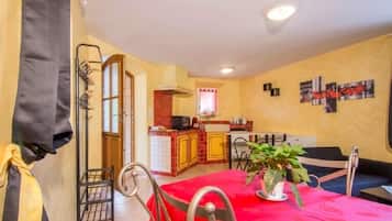 Cottage | Minibar, individually decorated, individually furnished, soundproofing