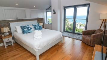 Cottage | 3 bedrooms, individually decorated, individually furnished, free WiFi