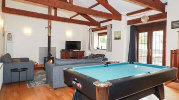 Cottage | Living area | TV, DVD player