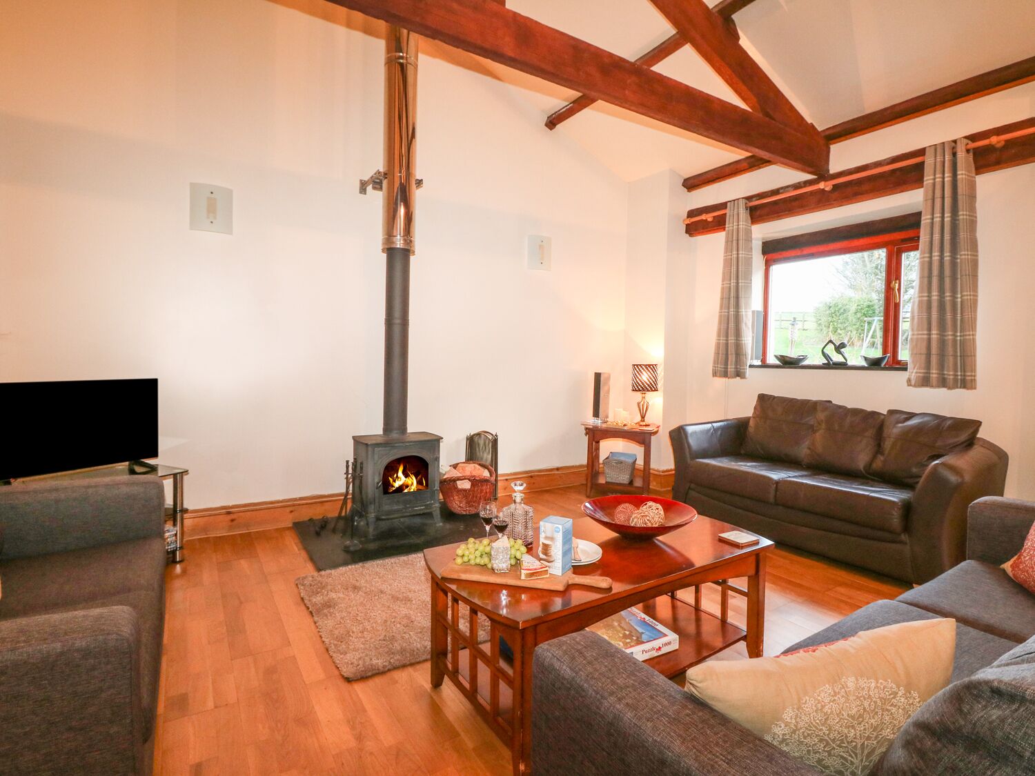 村舍 | 客厅 | 电视、DVD 播放器