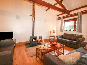 Cottage | Woonkamer | Televisie en een dvd-speler