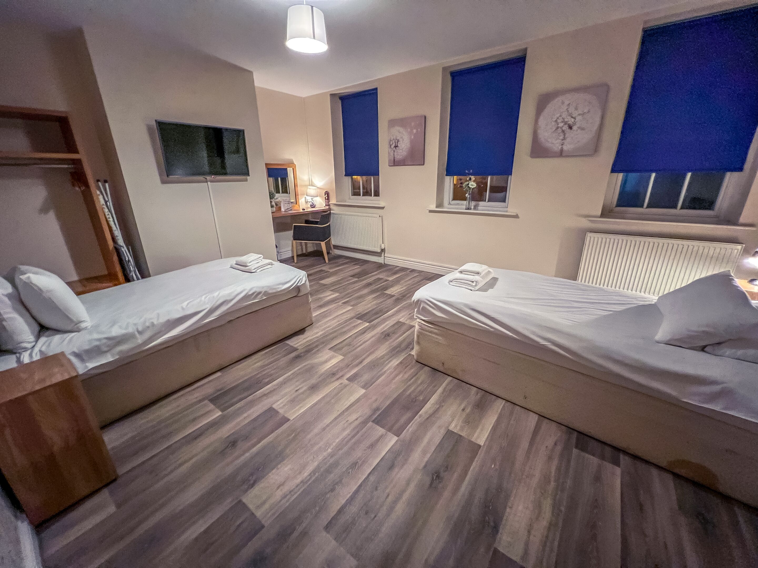 basic double room, shared bathroom, city view (annex)