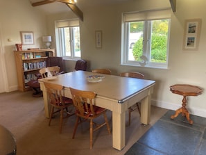 Cottage | Tempat makan