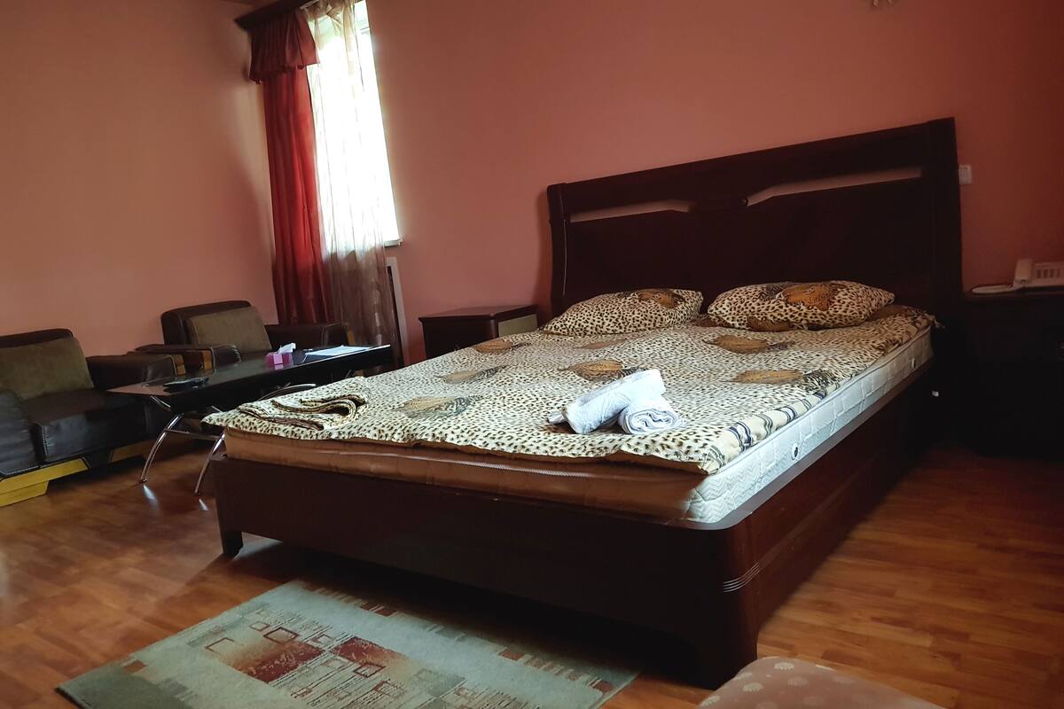 Business-Zimmer | 1 Schlafzimmer, hochwertige Bettwaren, Schreibtisch