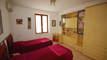 1 habitación, escritorio, sistema de insonorización y cunas