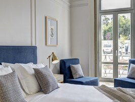 1 habitación, decoración personalizada y muebles diferentes 