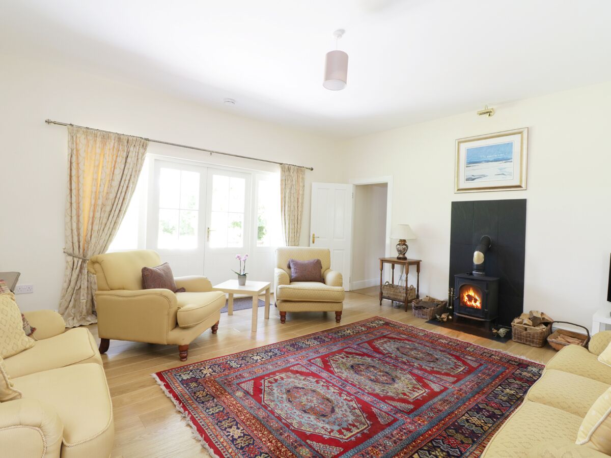 Casa de campo | Sala de estar | Una televisión, un reproductor de DVD