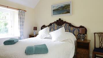 ์ฝํฐ์ง | 2 ๊ฐ์ ์นจ์ค, ๊ฐ๊ฐ ๋ค๋ฅธ ์คํ์ผ์ ์ธํ
๋ฆฌ์ด, ๊ฐ๊ฐ ๋ค๋ฅด๊ฒ ๊ฐ๊ตฌ ๋น์น, ๋ฌด๋ฃ WiFi