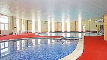 Stuga | Pool | Inomhuspool och utomhuspool