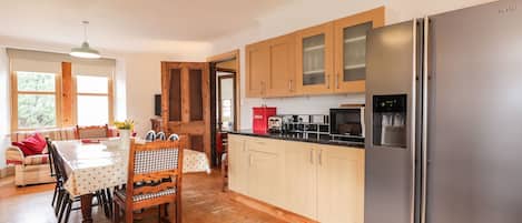 Cottage | Bahagian dalam