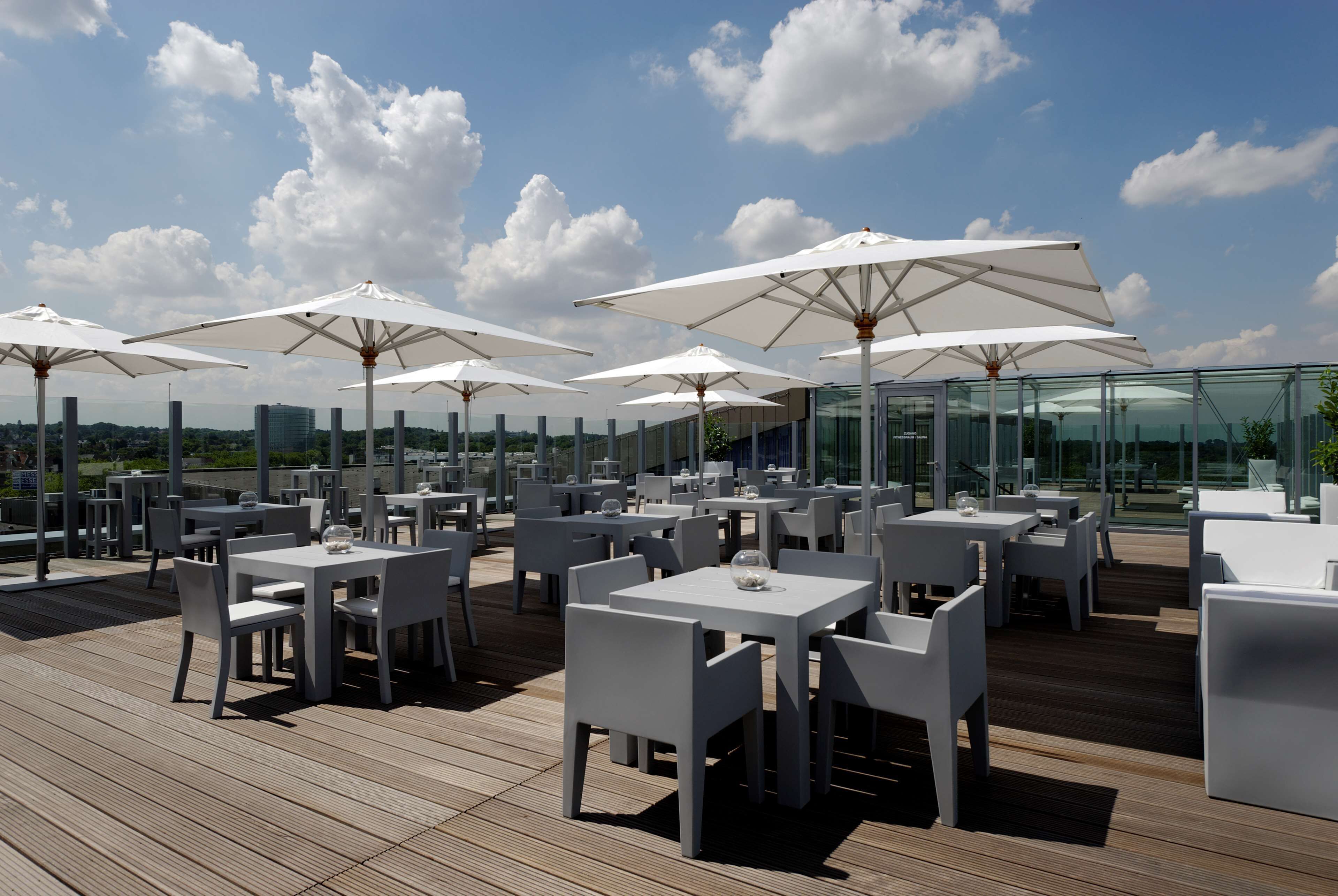 2 Restaurants, Abendessen, internationale Küche