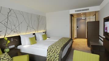 Premium bedding, in-room safe, desk, blackout curtains