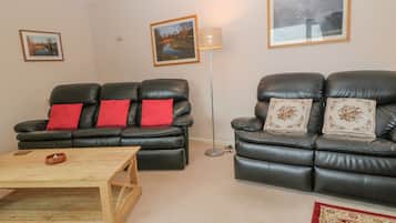 Cottage | Living room | TV