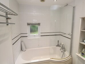 Bathroom - Banneth (Helston)