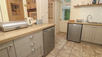 Cottage | Interior