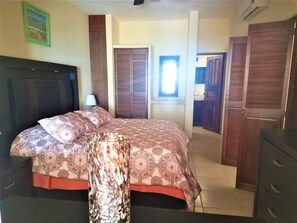 Standard Condo, 1 King Bed, Kitchen, Ocean View