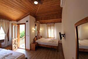 Minibar, soundproofing, free WiFi, bed sheets