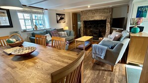 Cottage | Living area | TV, DVD player - 14 Boscaswell Downs (Penzance)