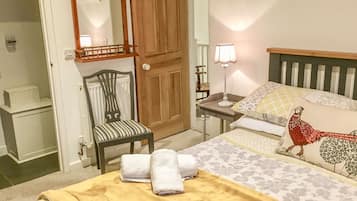Cottage | 3 bedrooms, individually decorated, individually furnished, free WiFi