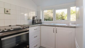 村舍 | 私人厨房 | 炉灶、洗碗机、厨具/餐具