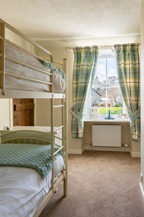 Double Room (1st Floor) | Premium bedding, individually decorated, individually furnished - Bridgend House B & B (Inverness)