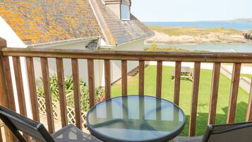 Cottage | Property grounds