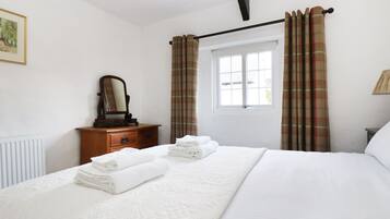 Cottage | 2 bedrooms, individually decorated, individually furnished, free WiFi