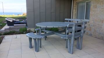Cottage | Outdoor dining
