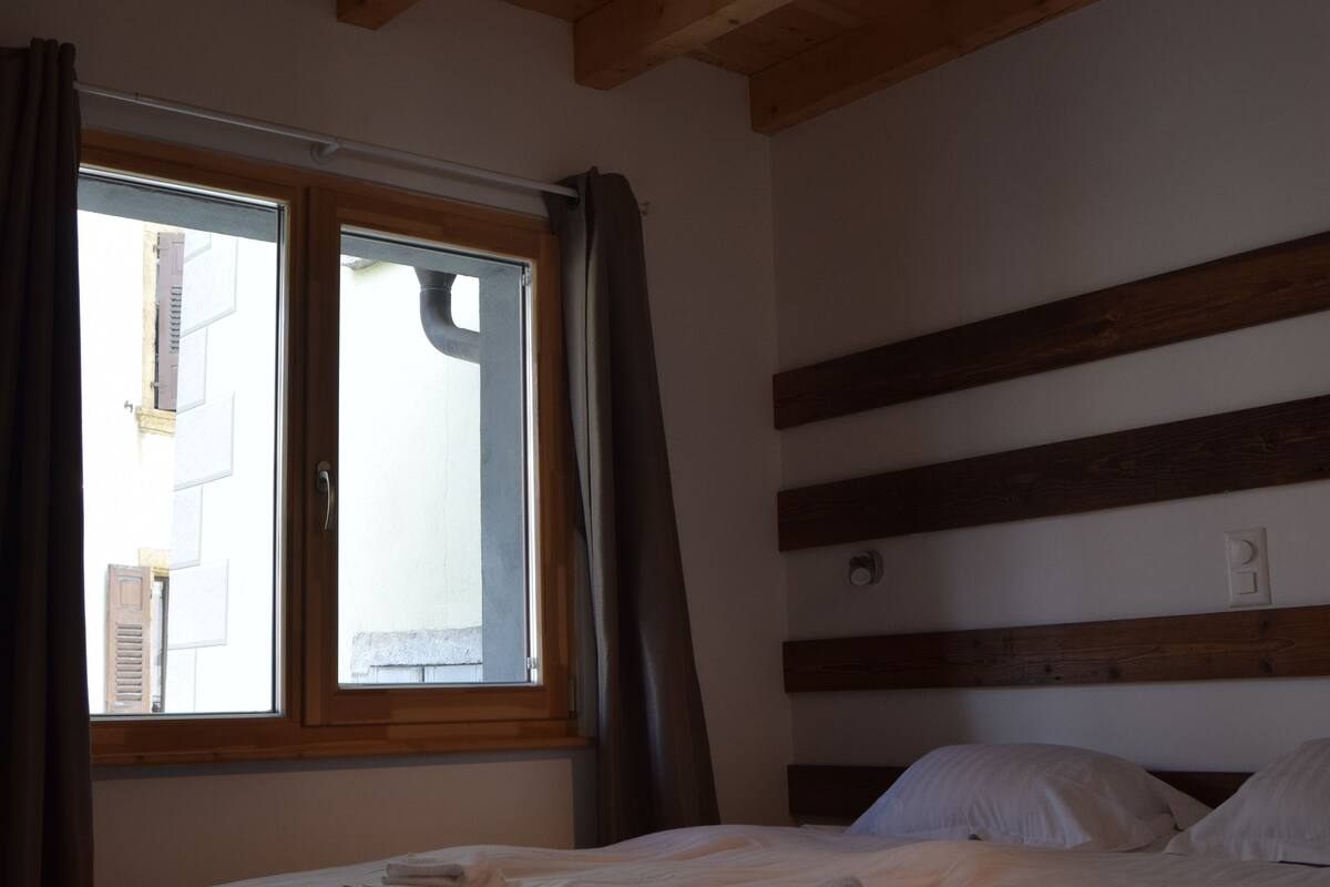 Quarto duplo econômico, banheiro compartilhado, ao lado da montanha | 1 quarto, Wi-Fi de cortesia