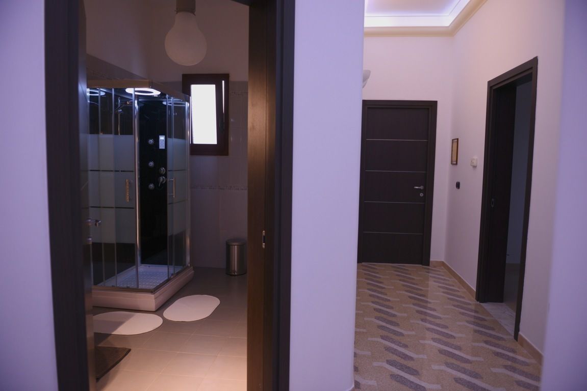 Doppia Basic | Bagno | Doccia, soffione a pioggia, set di cortesia gratuito, bidet