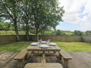 Outdoor dining - Willow (Falmouth)