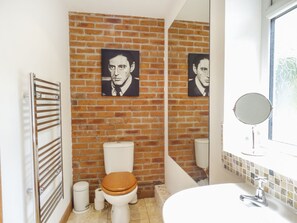 Cottage | Bathroom