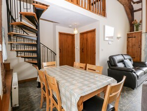 Cottage | Interior