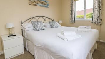 Cottage | 3 bedrooms, individually decorated, individually furnished, free WiFi