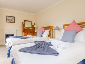 Cottage | 3 bedrooms, individually decorated, individually furnished, free WiFi