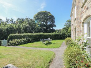 Cottage | Outdoor dining