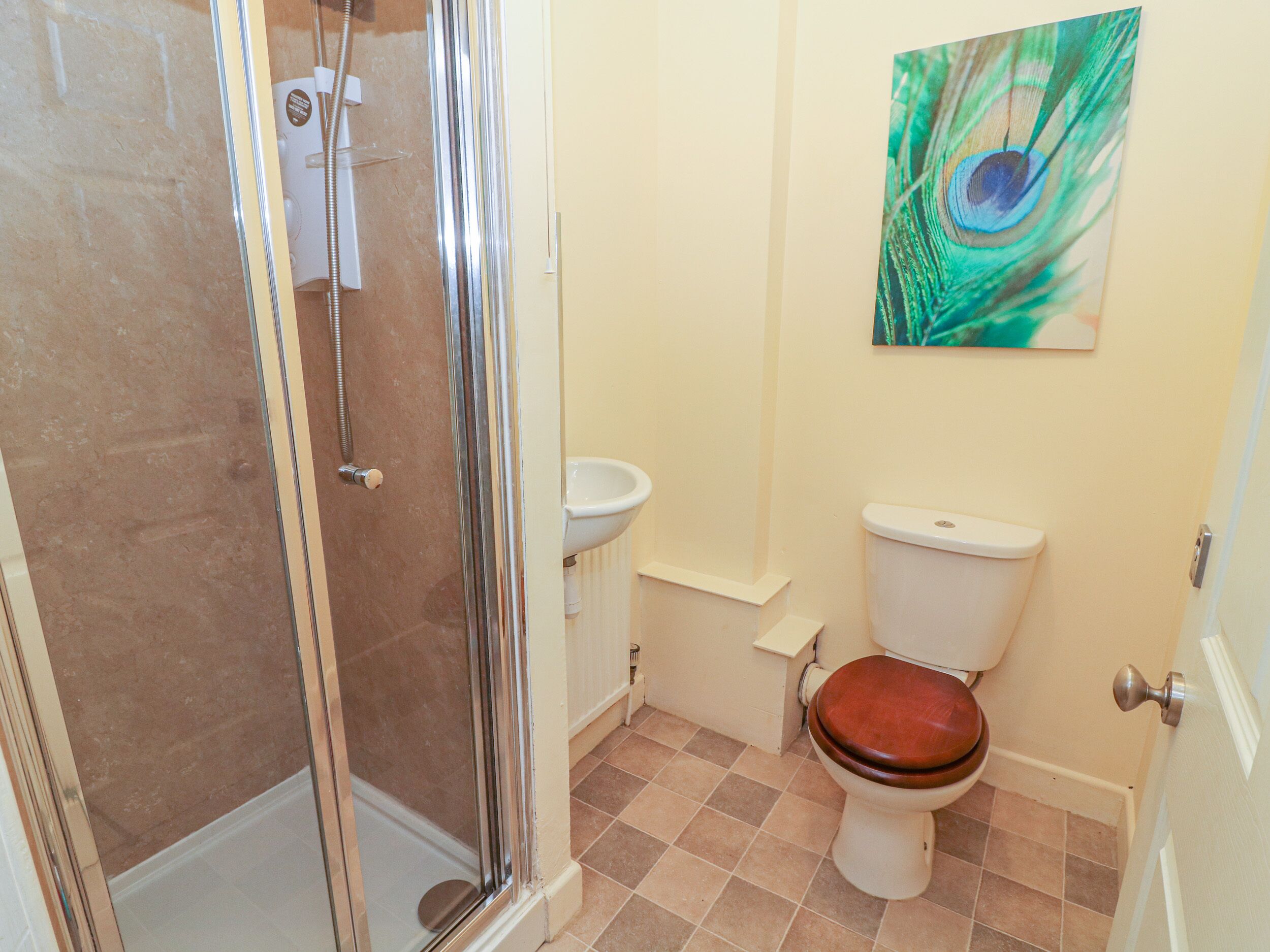 Mökki | Kylpyhuone | Suihku