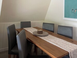 Cottage | Dining