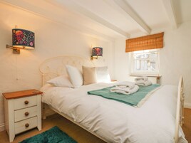 Casa de campo | 2 dormitorios, decoración individual, mobiliario individual