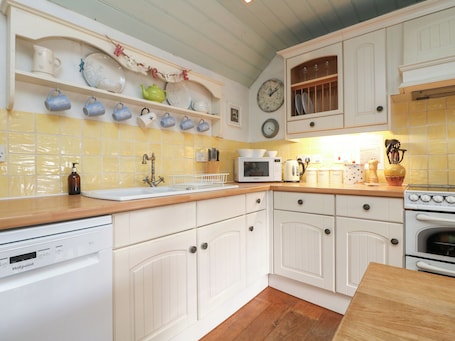 村舍 | 私人厨房 | 洗碗机、电热水壶、高脚椅、厨具/餐具